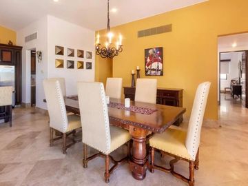 Casa con jardín, jacuzzi, terraza y area de almacenamiento, Pacific ocean, venta