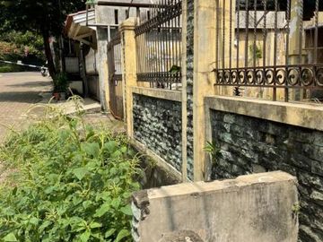 Dijual Rumah Tua Hitung Tanah Di Puri Flamboyan Rempoa