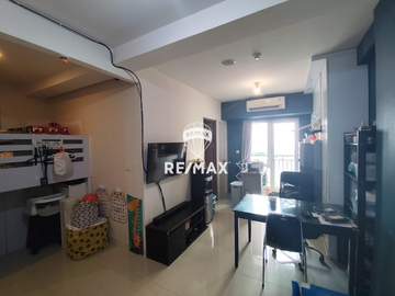 Dijual 2BR Oak Tower B Lantai Tinggi - View Kolam Renang, Full Furnish, Pulo Gadung