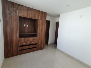 Casa 4 recámaras, entrega inmediada. Cerrada Vigilancia 24/7, El Pueblito