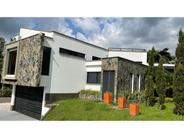 VENTA DE CASA CAMPESTRE ARMENIA 1530 M2 $3'300.000.000