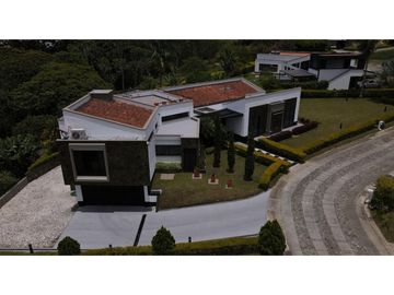 VENTA DE CASA CAMPESTRE ARMENIA 1530 M2 $3'300.000.000