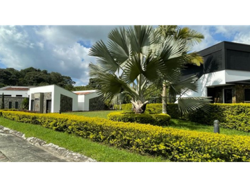 VENTA DE CASA CAMPESTRE ARMENIA 1530 M2 $3'300.000.000