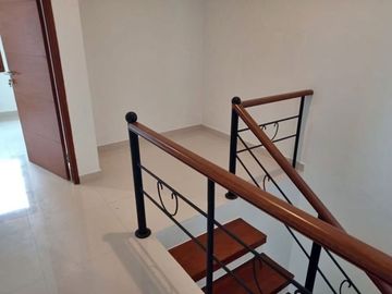 Rumah Minimalis di Setra Duta Dekat Setrasari & Sarijadi