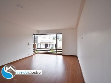 Venta de Casa con Acabados de Lujo en Challuabamba