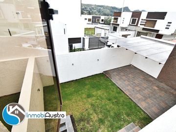 Venta de Casa con Acabados de Lujo en Challuabamba