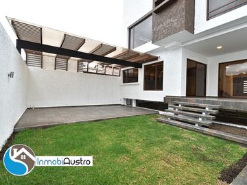 Venta de Casa con Acabados de Lujo en Challuabamba