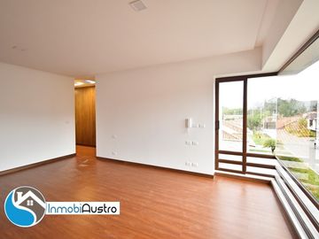 Venta de Casa con Acabados de Lujo en Challuabamba