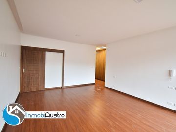 Venta de Casa con Acabados de Lujo en Challuabamba