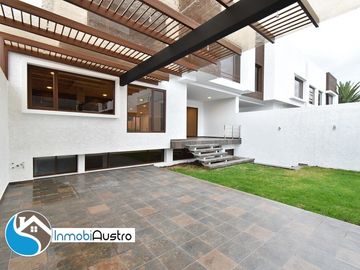 Venta de Casa con Acabados de Lujo en Challuabamba