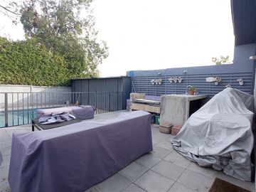 Casa en Venta en Departamento 4 dormitorios, 4 estacionamiento Latadia/Manquehue