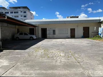 Vendo edificio central rentero en Loja