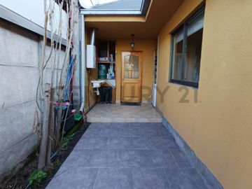 Se Vende casa con amplio terreno, Rojas Magallanes, La Florida