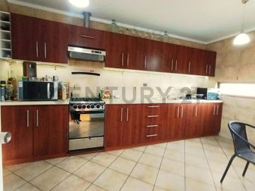 Se Vende casa con amplio terreno, Rojas Magallanes, La Florida