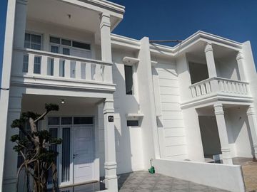 Dijual rumah mewah cantik rasa villa konsep resort di Cinunuk dkt Griya