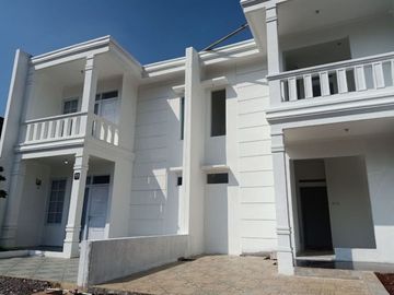 Dijual rumah mewah cantik rasa villa konsep resort di Cinunuk dkt Griya