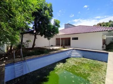 Modern Single House di Kemang dg Privat Pool & Taman Kondisi Unfurnished HSE-A0587