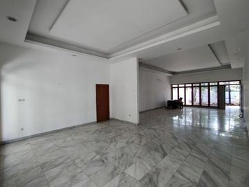 Modern Single House di Kemang dg Privat Pool & Taman Kondisi Unfurnished HSE-A0587