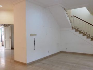 INFO - Dijual CEPAT Rumah Mewah 2LT Bagus Modern di Brawijaya,Kb.Baru, LOKASI FAVORIT