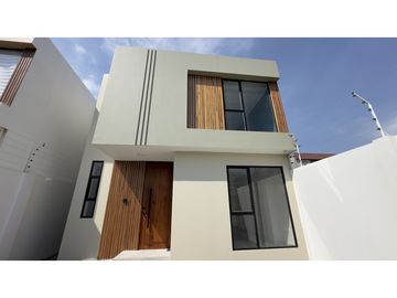 EN VENTA CASA MODERNA A ESTRENAR EN MANTA, SECTOR NORTE