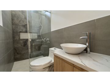 EN VENTA CASA MODERNA A ESTRENAR EN MANTA, SECTOR NORTE