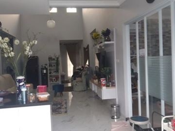 Dijaul rumah second mewah murah dgn swimming pool pdlabu,Jaksel