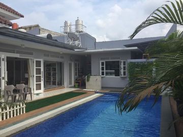 Dijaul rumah second mewah murah dgn swimming pool pdlabu,Jaksel