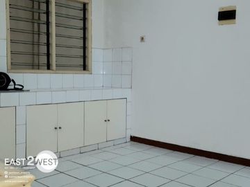 Dijual Ruko Jalan Pelepah Gading Serpong Tangerang Lokasi Ramai Strategis Siap Huni