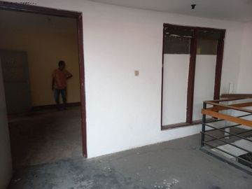 Rumah jalan lombok Hadap Utara Cocok untuk kantor,resto,cafe,dll