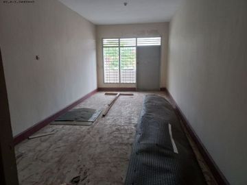 Rumah jalan lombok Hadap Utara Cocok untuk kantor,resto,cafe,dll