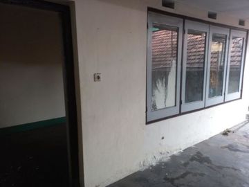 Rumah jalan lombok Hadap Utara Cocok untuk kantor,resto,cafe,dll