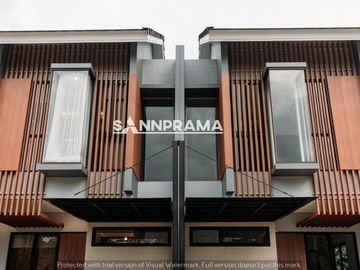 Rumah Mewah Nuansa BALI 2 lt Hanya 700 jt an Dekat Serpong Tangerang (reno)