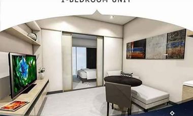 1 Bedroom Condominium with Mall and with Radisson Red Hotel