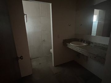 Venta Casa Amplia Bosques del Poniente