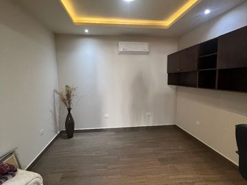 Venta Casa Amplia Bosques del Poniente