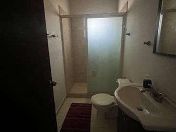Venta Casa Amplia Bosques del Poniente