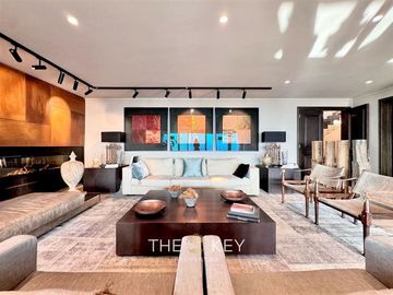 Depto Duplex-Penthouse en venta de 5 dorm. Vitacura
