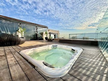 Depto Duplex-Penthouse en venta de 5 dorm. Vitacura