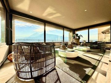 Depto Duplex-Penthouse en venta de 5 dorm. Vitacura