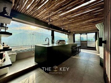 Depto Duplex-Penthouse en venta de 5 dorm. Vitacura