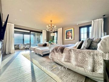 Depto Duplex-Penthouse en venta de 5 dorm. Vitacura