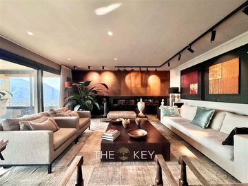 Depto Duplex-Penthouse en venta de 5 dorm. Vitacura
