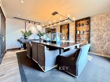 Depto Duplex-Penthouse en venta de 5 dorm. Vitacura