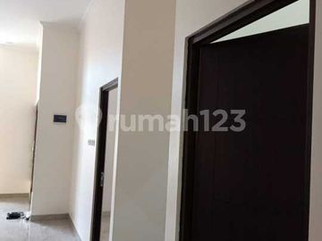 Rumah Rapi Hadap Taman 8X15 Sangat Siap Huni Citra Garden 3
