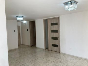 apartamento en venta en altos de riomar. Cod V105463