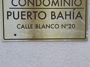 Departamento en Venta en El condominio se encuentra cercano a la playa de la herradura, la ruta 5 y una shell.