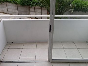 Departamento en Venta en El condominio se encuentra cercano a la playa de la herradura, la ruta 5 y una shell.