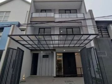 Rumah Sutorejo Prima Utara New Minimalis, Carport 2, Row 3 mobil