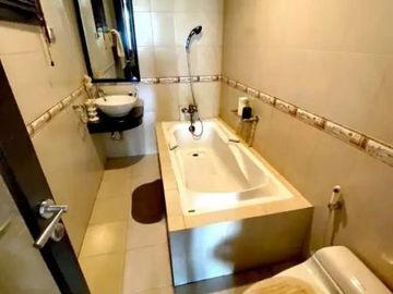 Rumah Murah Full Furnish di Jemursari Regency One Gate System