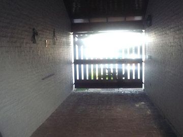 MUY BUENA UBICACIÓN - AMPLIO TERRENO - MUY BUEN CHALET APTO 2 FAMILIAS